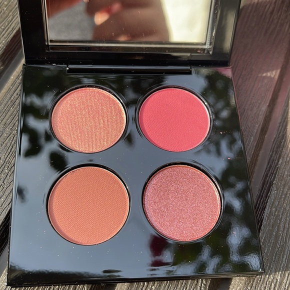 Pat McGrath Labs - Divine Rose Luxe Quad in Eternal Eden Eyeshadow Palette - Picture 9 of 17